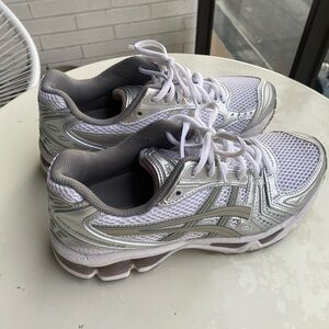 Asics Gel-Kayano 14, size euro 39
